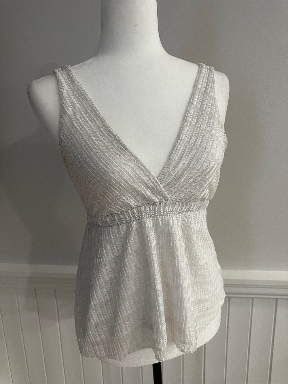 White Textured V-Neck Sleeveless Tank
